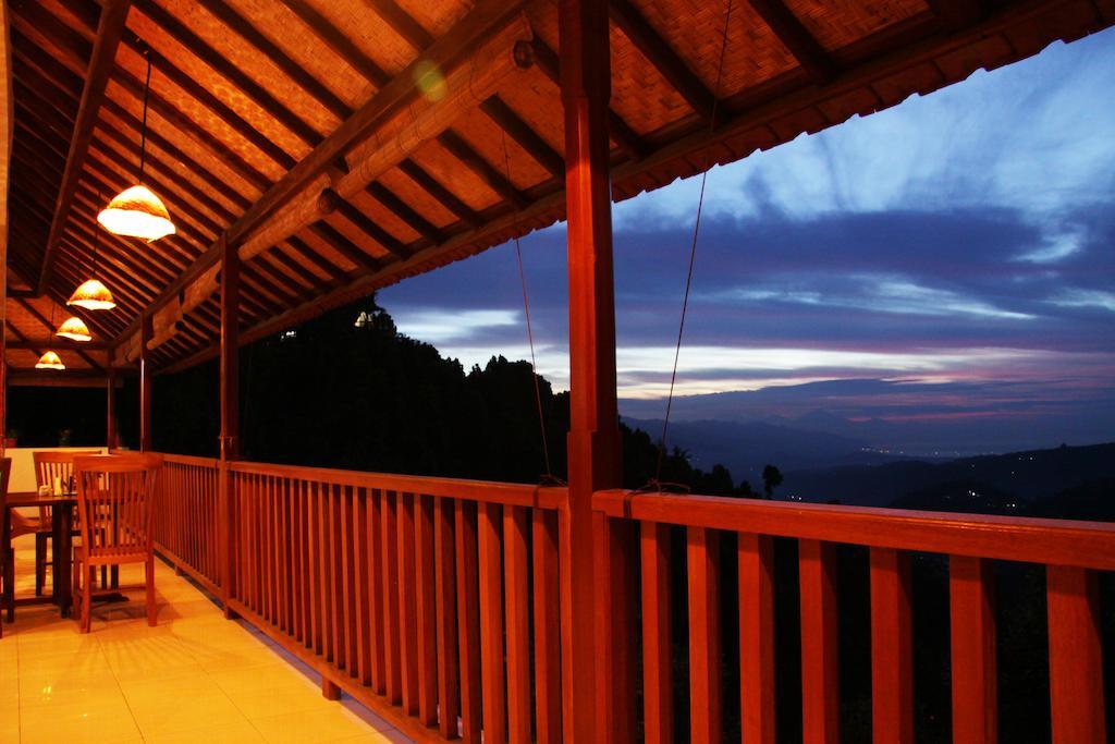 Munduk Sari Resort Exterior photo